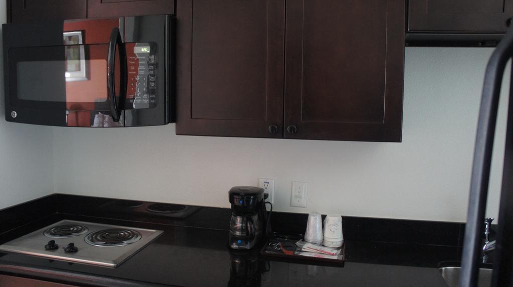 Lux Inn And Suites Three Rivers Zimmer foto