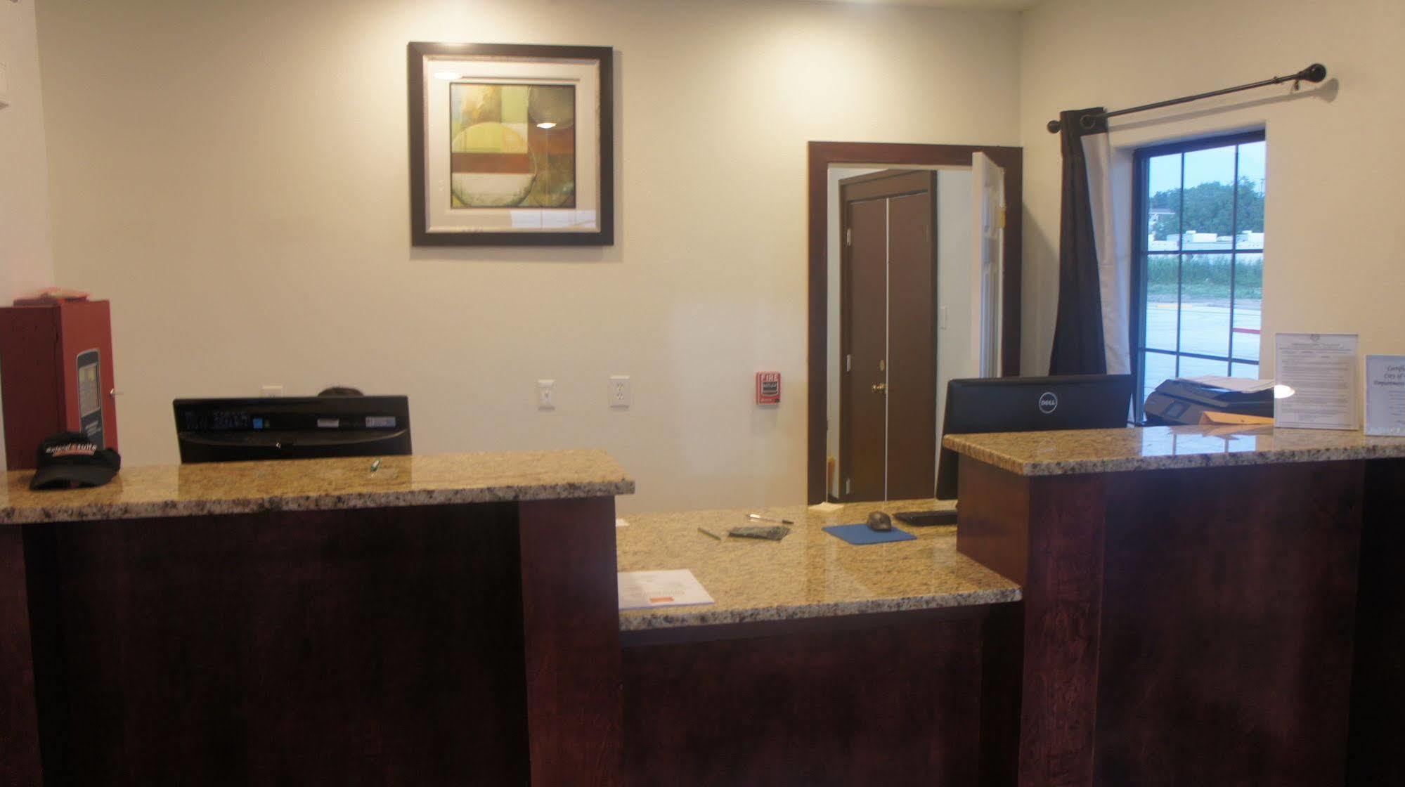 Lux Inn And Suites Three Rivers Exterior foto